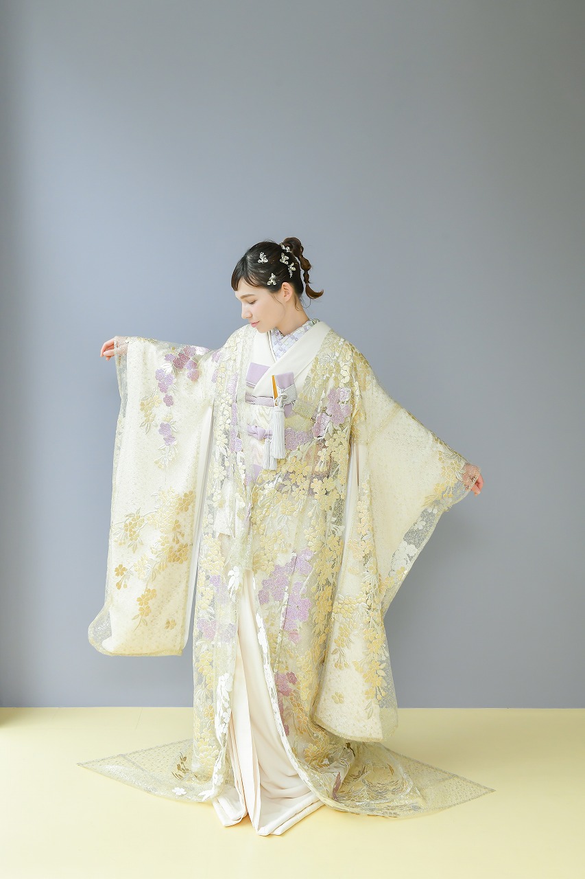 オーガン+色掛下で多彩なアレンジを | ウェディングドレスのレンタル  